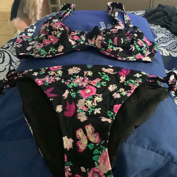 Victoria secret swimsuit - Picture 6 of 6